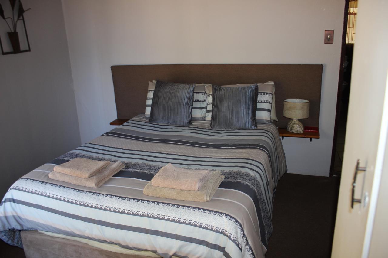 Little Rock Resort Ladybrand Екстер'єр фото